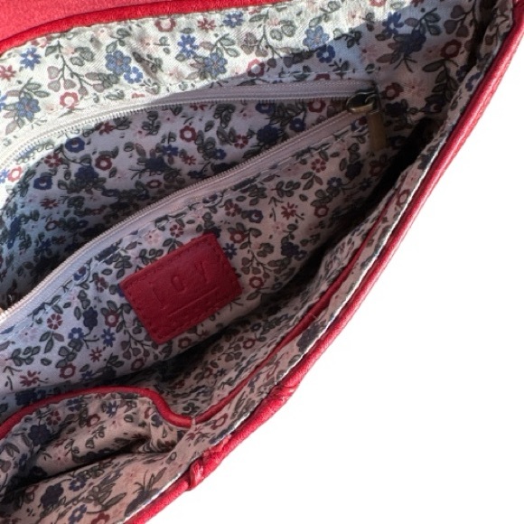 Joy Susan Claudia Keyhole Turnlock Envelope Crossbody Shoulder Bag Red - Picture 8 of 15